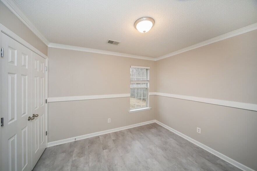 Building Photo - 965 Parham Drive