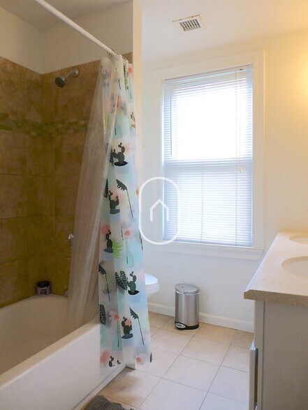 Building Photo - 4 Fisher Ave