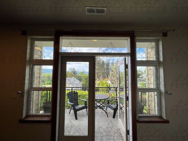 Building Photo - Wilson Street Tri Plex