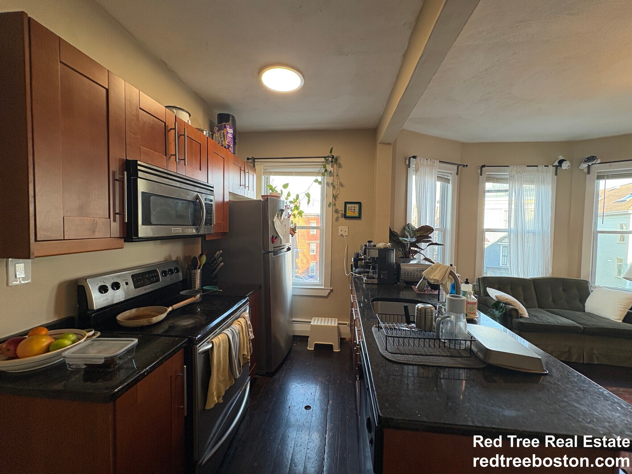 Building Photo - 72 Hillside St