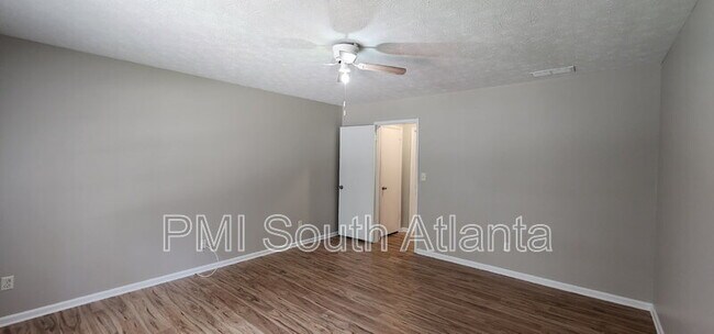 Building Photo - 834 Ridge Ave