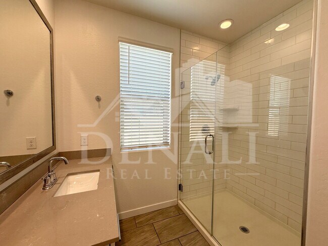 Building Photo - 1636 W Estes Way