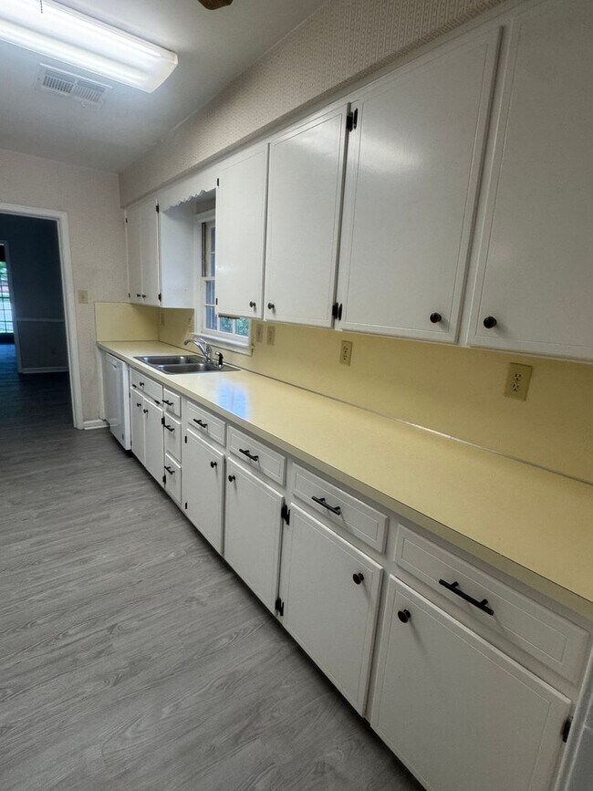 Building Photo - 3054 Merrimac Dr