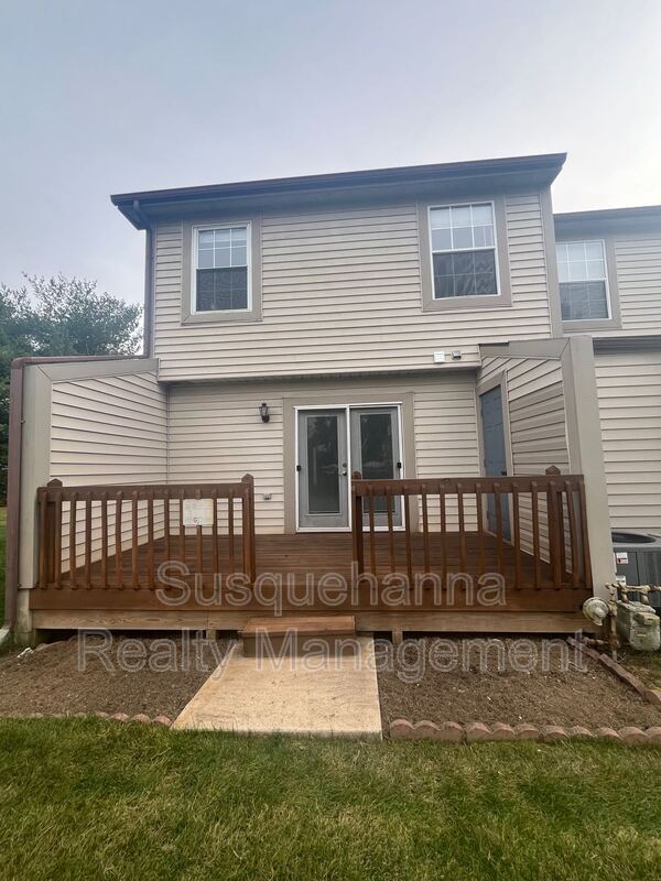 Building Photo - 68 Shady Ln