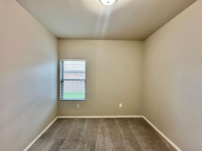 Building Photo - AVAILABLE NOW! Cozy 4 Bedroom2 Bath Home in West Tyler!