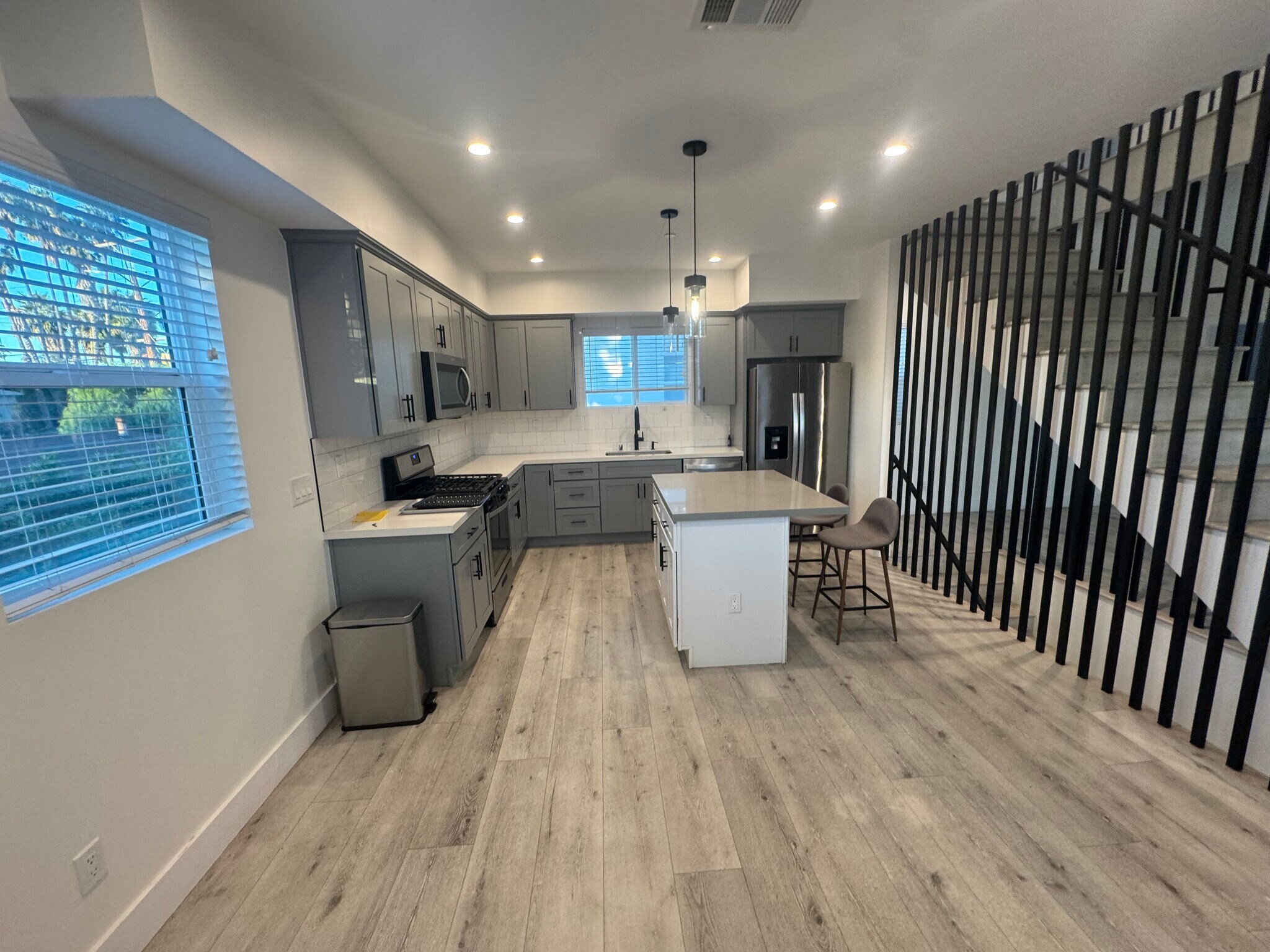 Building Photo - 5919 Dauphin Ave