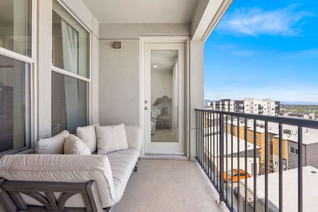 Building Photo - Top-Floor Denver Condo Offering Privacy, Views & Upgraded Appliances