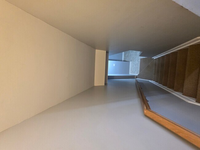 Building Photo - 406 Knollwood Ct