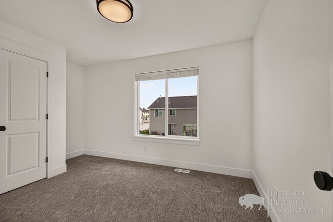 Building Photo - 670 S 2315 W
