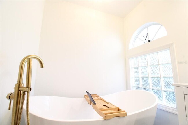 Building Photo - 5115 SW 105 Way