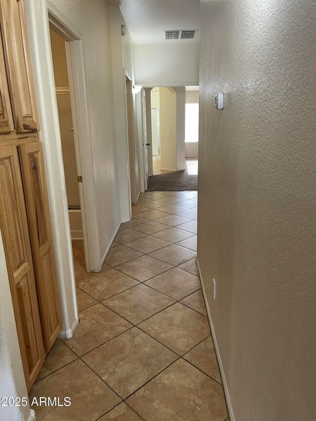 Building Photo - 29062 N Mountain View Rd