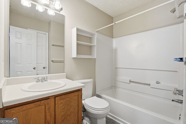 Building Photo - 1015 Plantation Way