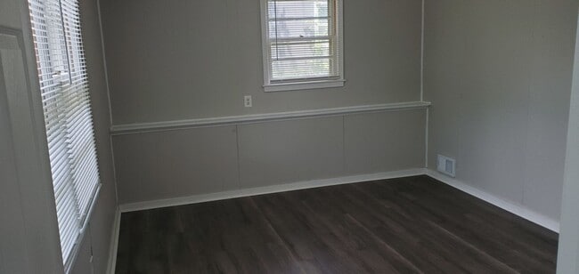 Building Photo - 3 bd, 2 ba house N cental Columbia, near V...