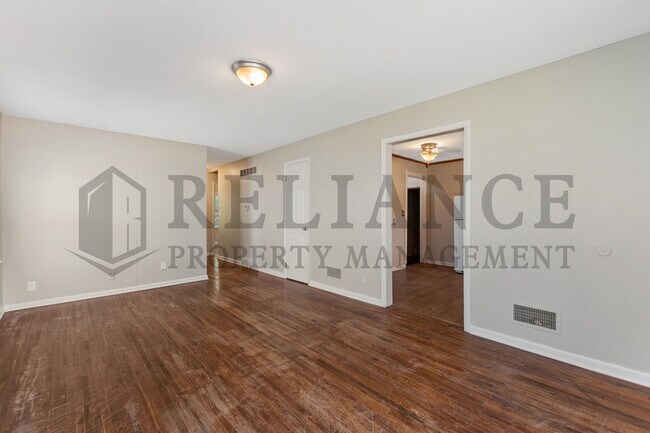 Building Photo - 1122 S Quentin St