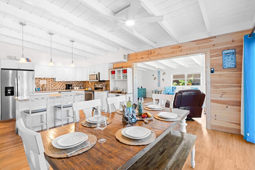 Building Photo - 650 11th St