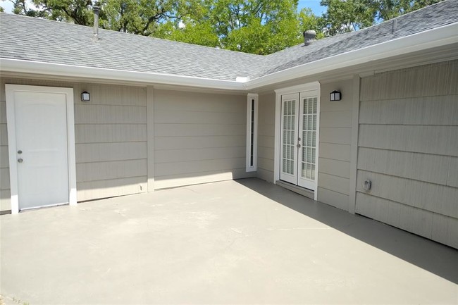 Building Photo - 3827 Linkview Dr