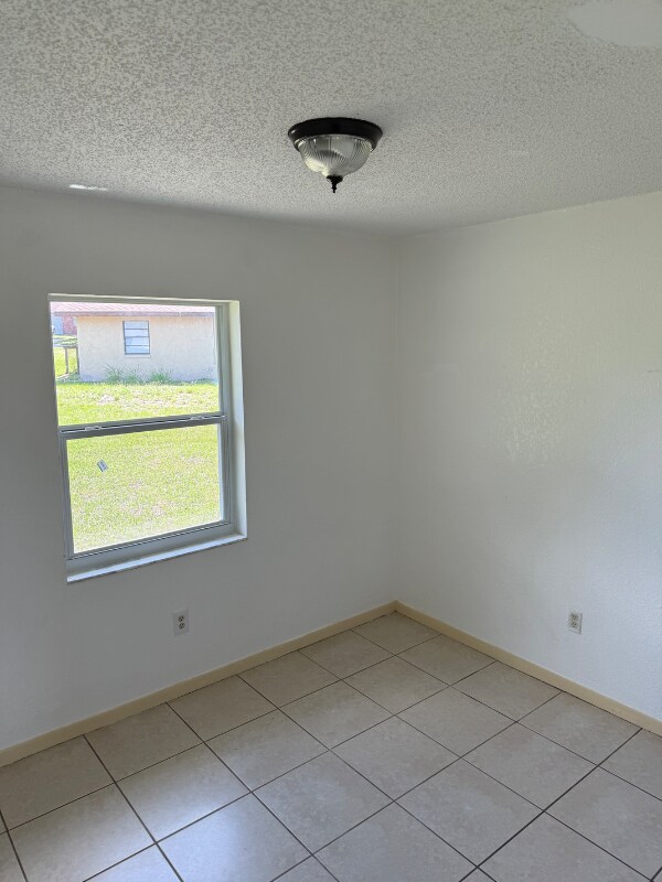 Building Photo - 412 Century Blvd