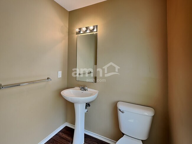 Building Photo - 711 Odenville Dr