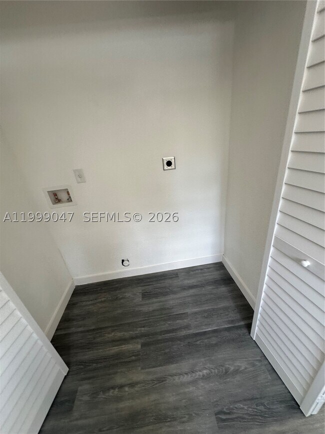 Building Photo - 3689 William 3689