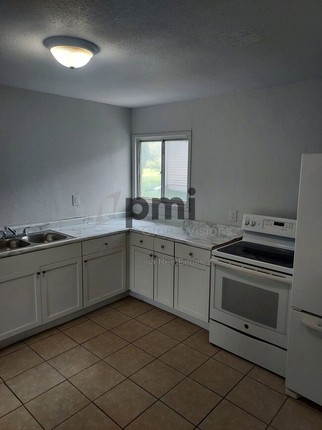 Building Photo - 801 Cantrell Heights St