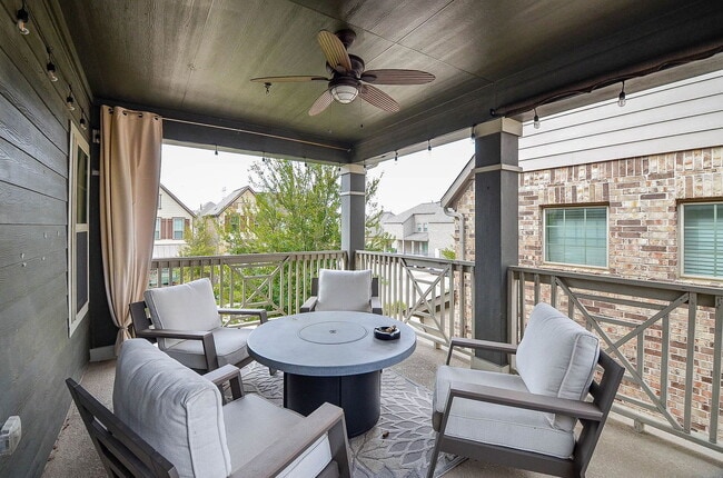 Building Photo - 18214 Lake Eagle Dr