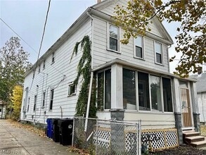 Building Photo - 1087 E 64th St