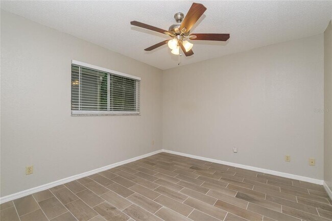 Building Photo - 6084 Freeport Dr