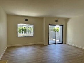 Building Photo - 3760 Florida St