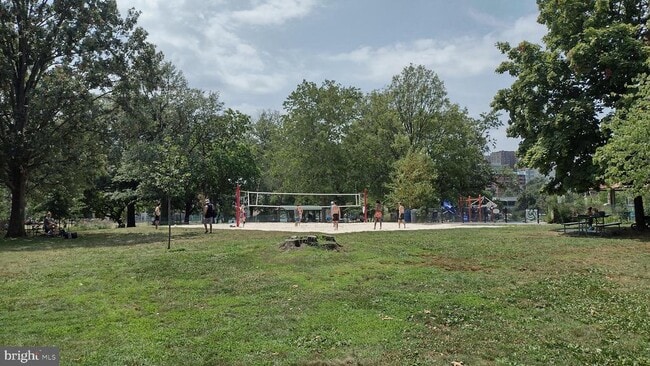 Building Photo - 3515 Washington Blvd