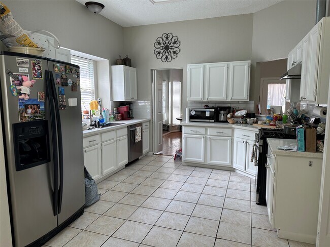 Building Photo - 3118 Lakefield Way
