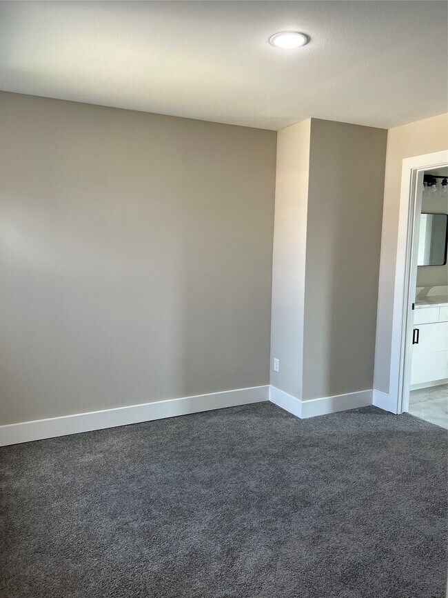 Building Photo - 2603 Piemonte Ave