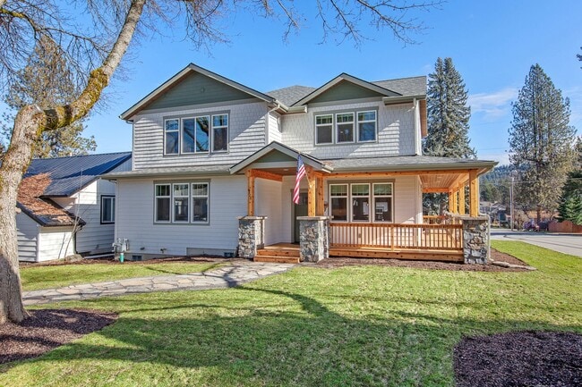 Primary Photo - Fully Furnished Home