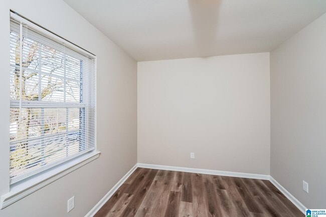 Building Photo - 1405 Highland Dr
