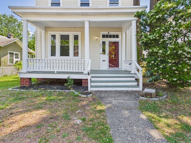 Building Photo - 203 W 33rd St