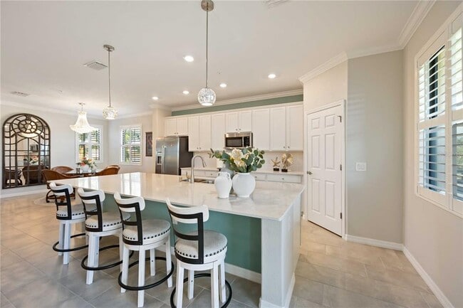 Building Photo - 10817 Tarflower Dr