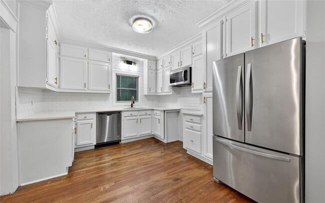 Building Photo - 6453 Shadow Rock Dr