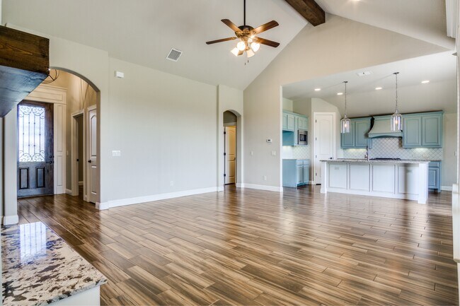 Building Photo - 302 Oar Wood Dr