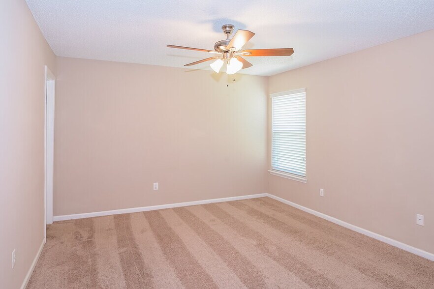 Building Photo - 4479 Cobblefield Cir W