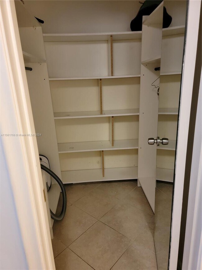 Building Photo - 1301 NE 7th St