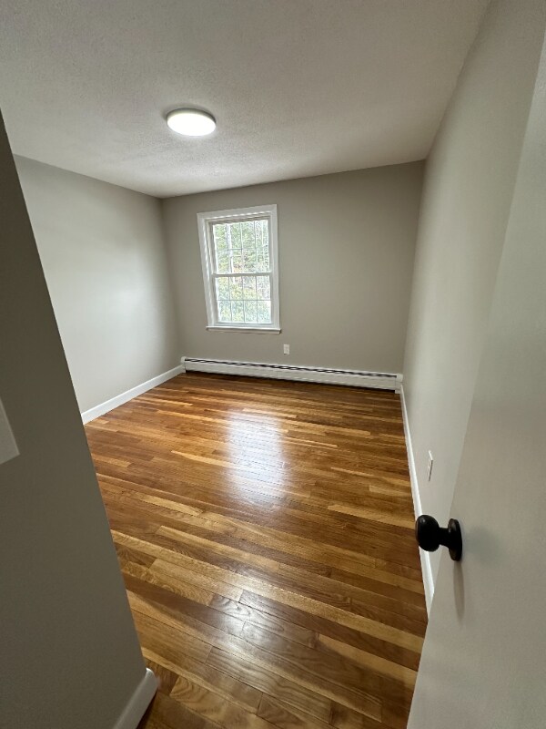 Building Photo - 285 Pinewood Dr