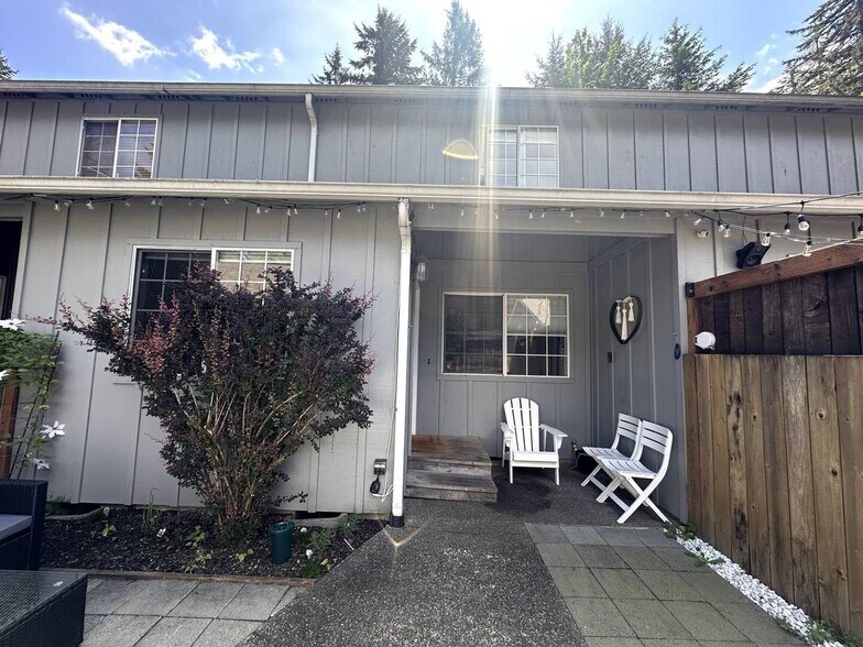 Building Photo - 2821 60th Ln SE