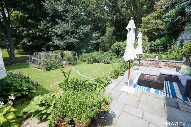 Building Photo - 188 Compo Rd S