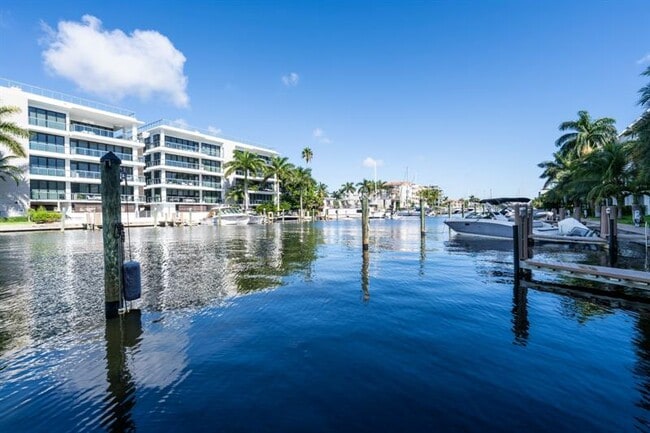 Building Photo - 61 Isle of Venice Dr