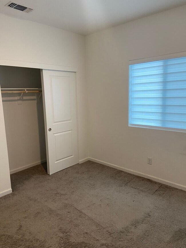 Building Photo - Cozy 3bdrm, 3 bath home in Rancho Cordova