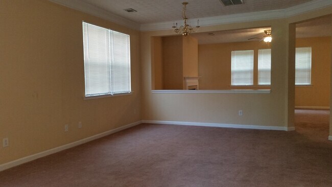 Building Photo - Swim Community - 4bd x 2 1/2bth w/2 Car Garage  (181 Bus Route) no sec 8