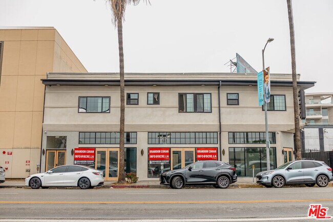 Building Photo - 4518 Hollywood Blvd