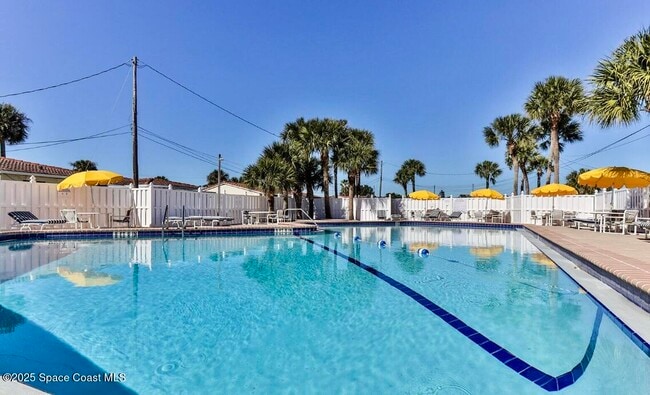 Building Photo - 710 Flamingo Dr