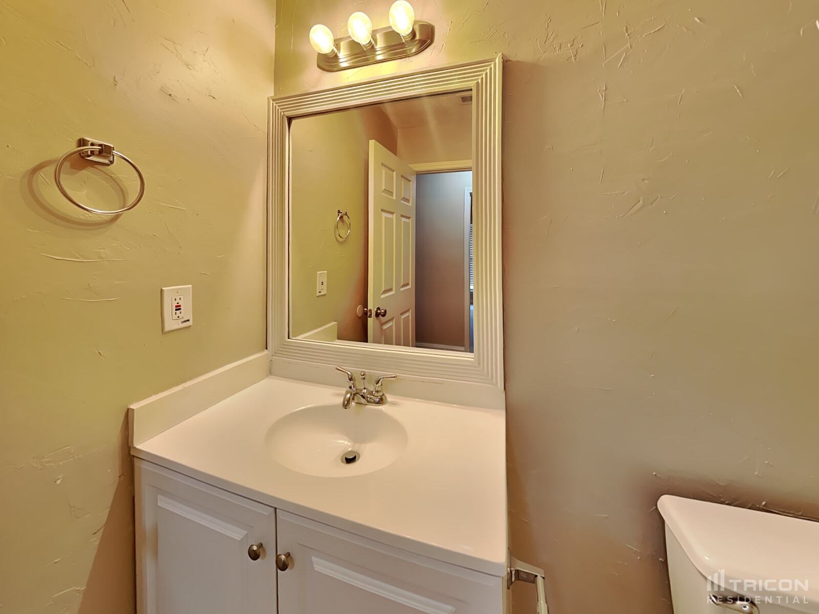Building Photo - 4765 Jamerson Forest Cir