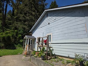 Building Photo - Pet-friendly cottage on a private road, cl...
