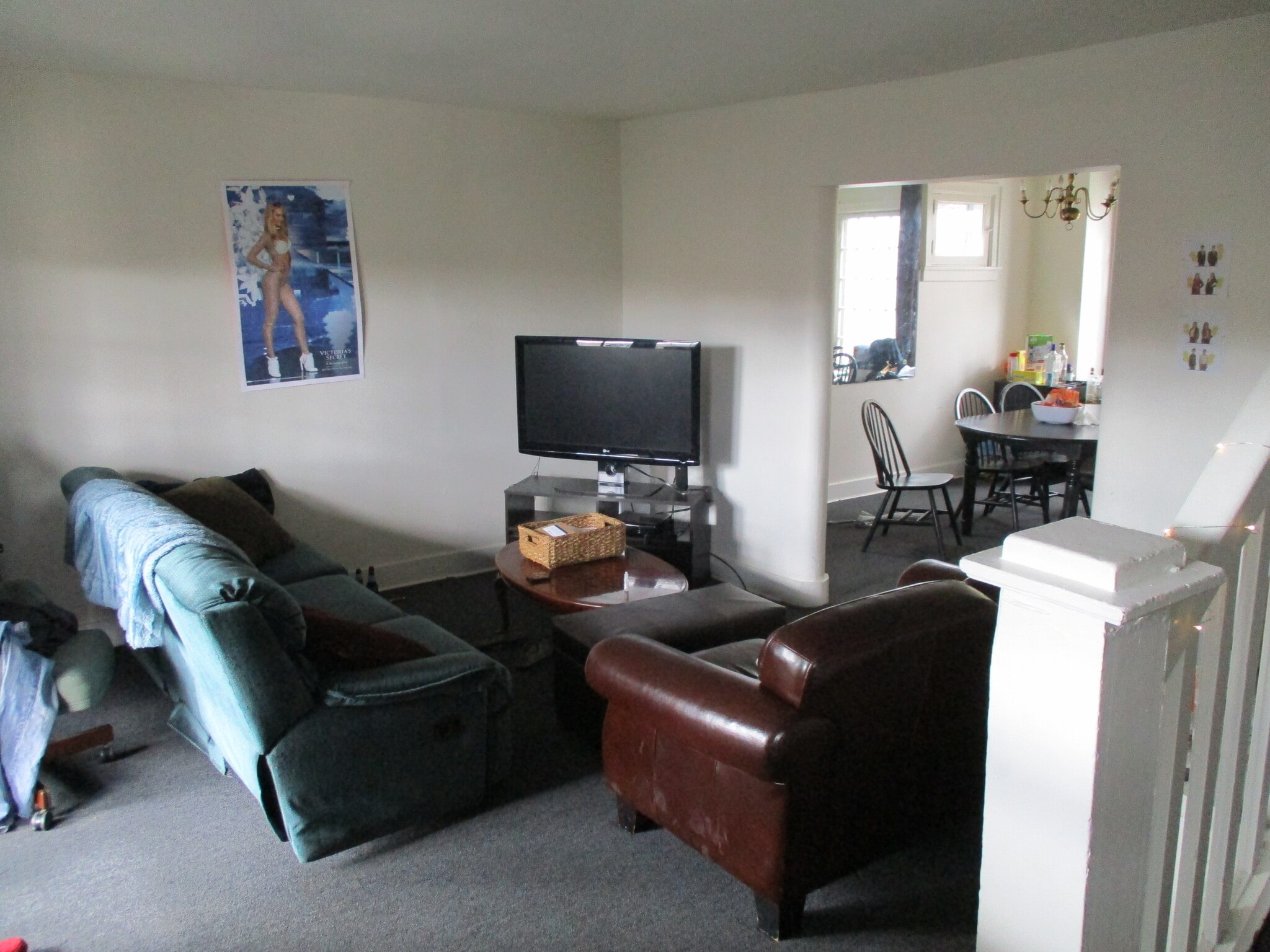 Lining Room - 5617 Wilkins Ave